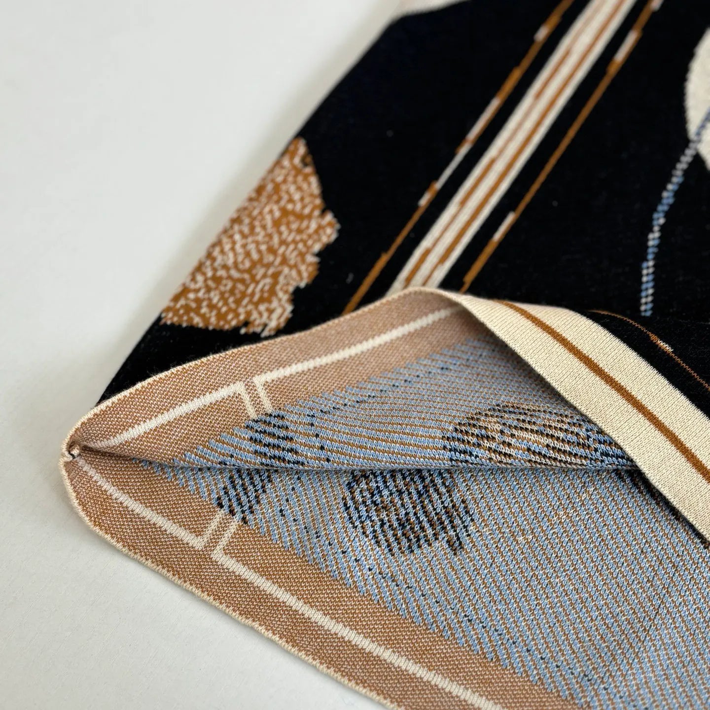 LV Heritage Ribbon Motif Short-Sleeved Knit Top