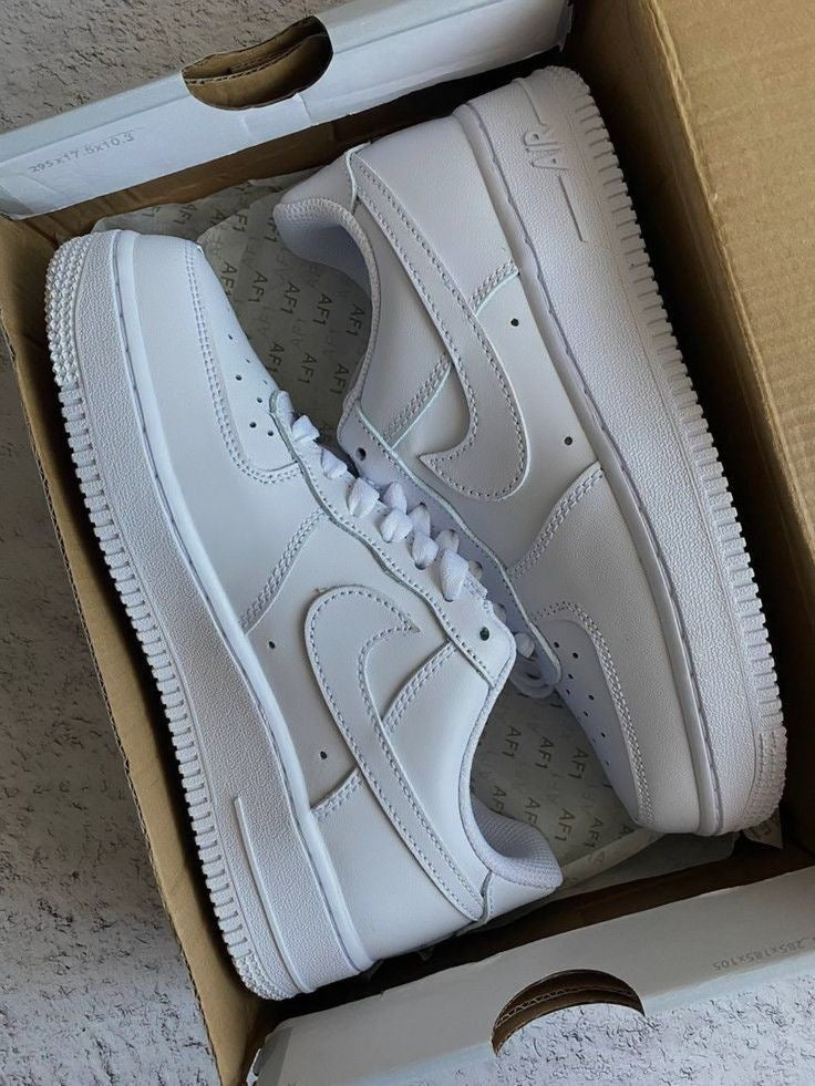 N.K. Pristine Leather 'Air' Low-Top Sneaker
