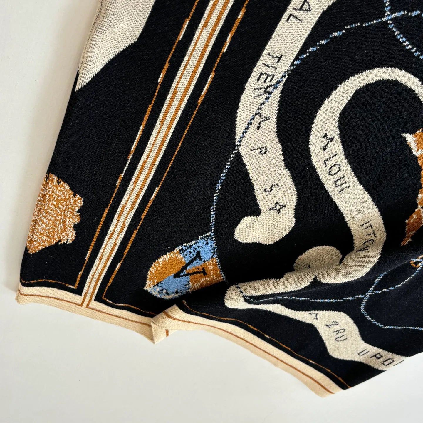 LV Heritage Ribbon Motif Short-Sleeved Knit Top