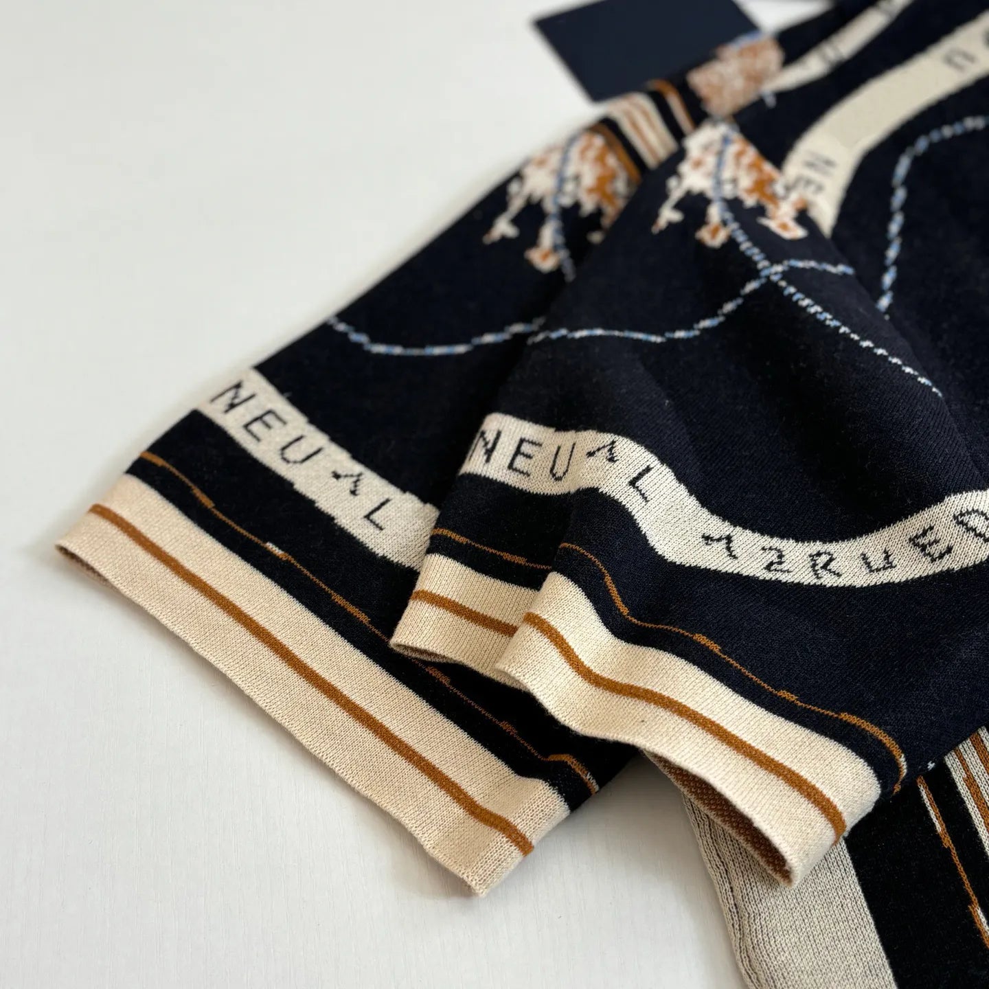 LV Heritage Ribbon Motif Short-Sleeved Knit Top