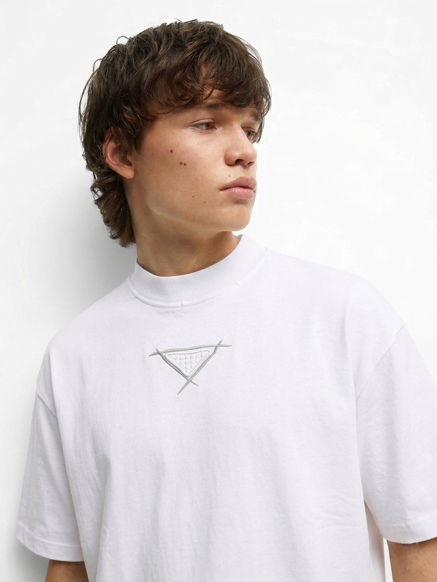 PRA. Linear Contour Embroidered T-Shirt